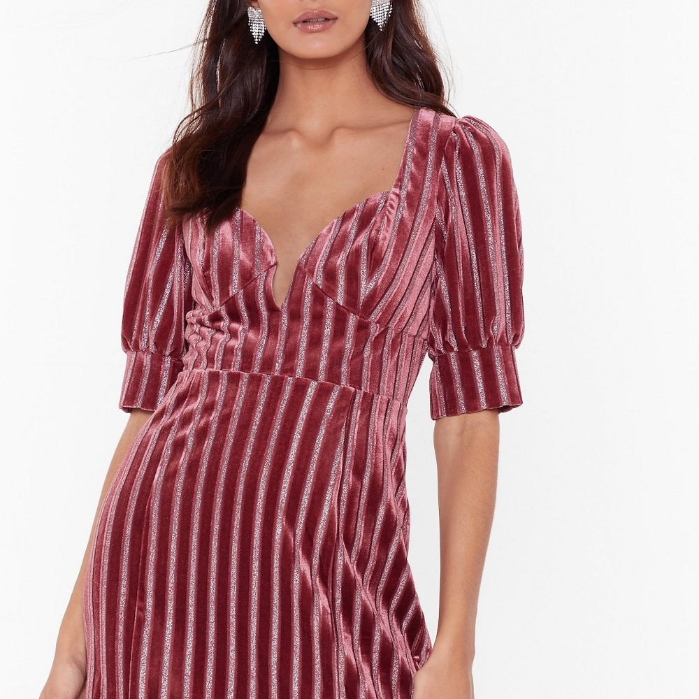 NEW 🌺 Velvet Glitter Mini Dress NWT